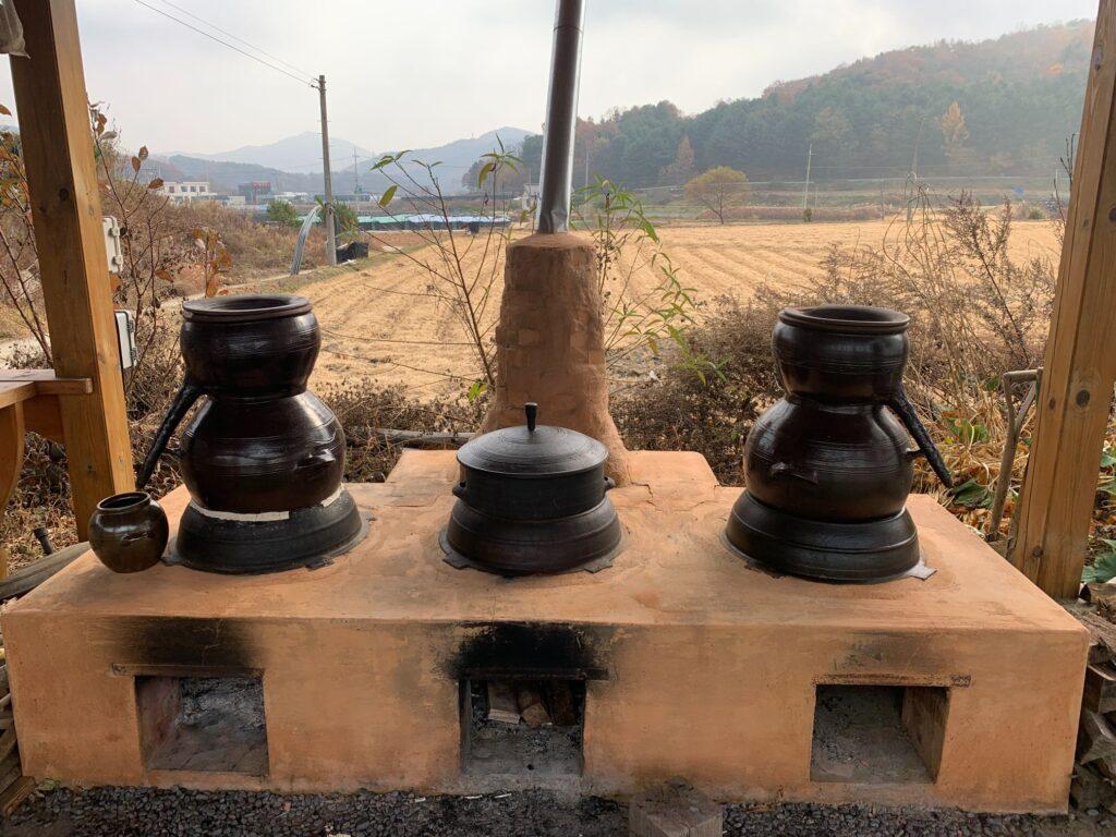 Traditional Soju from Ceramic Claypots, Baekusaeng