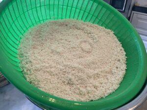 washing rice at Baekusaeng